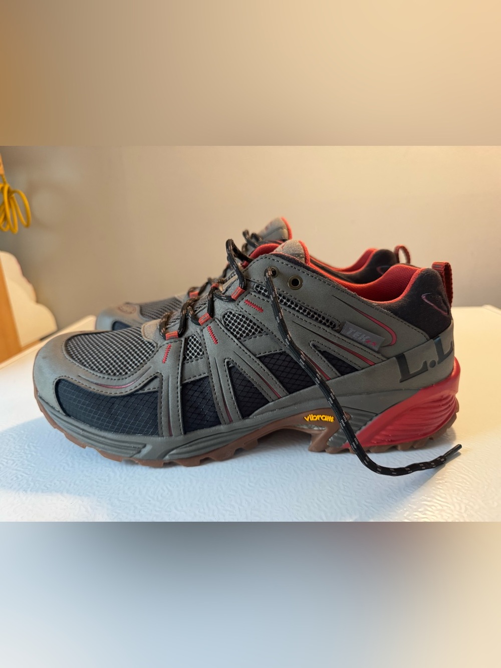 Men's Trail Running Shoes with Red/Orange Accents